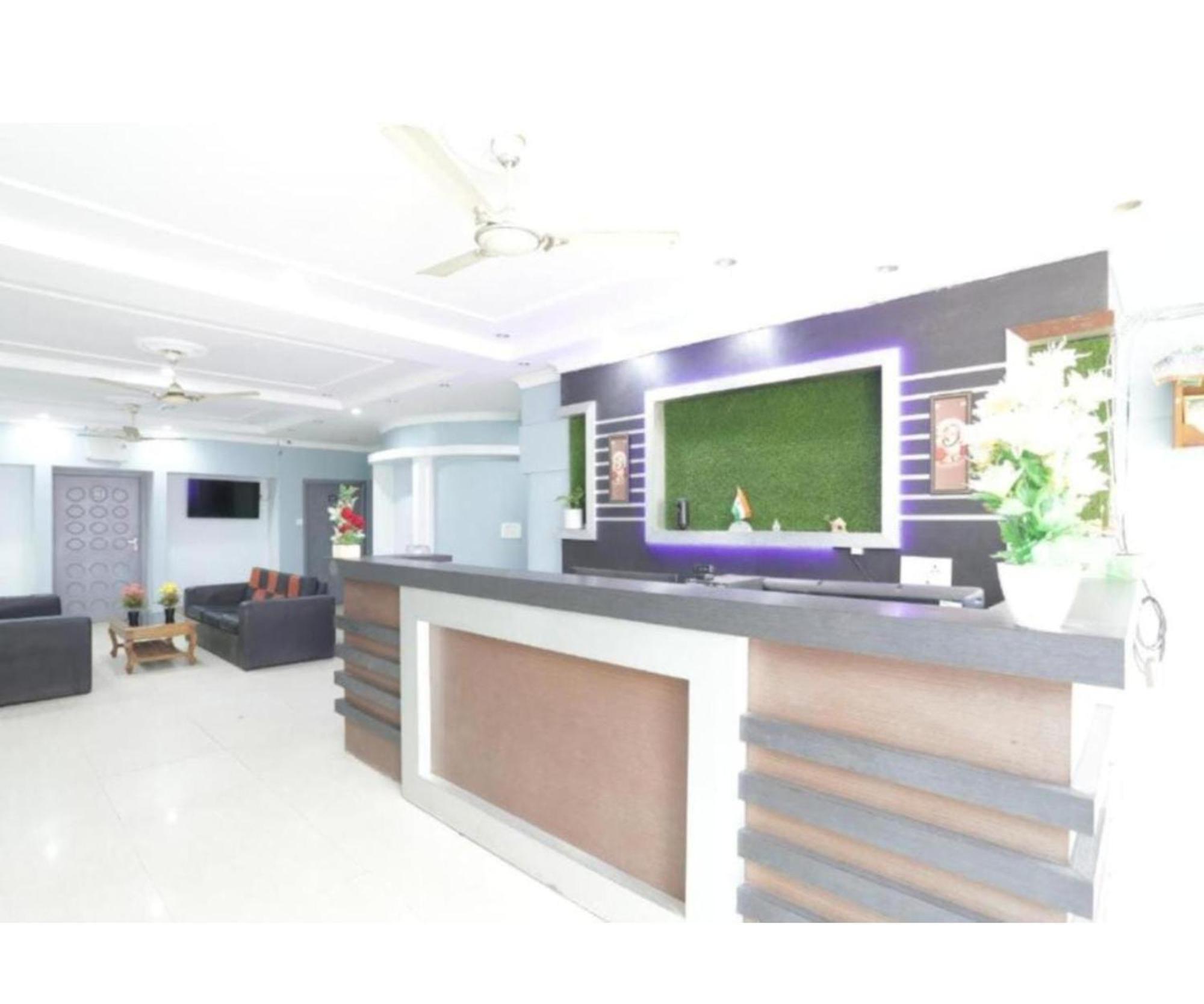 Day S Inn Luxury Stay Near Care Hospital In Budget Friendly Price Best Seller Bhubaneswar Exterior photo