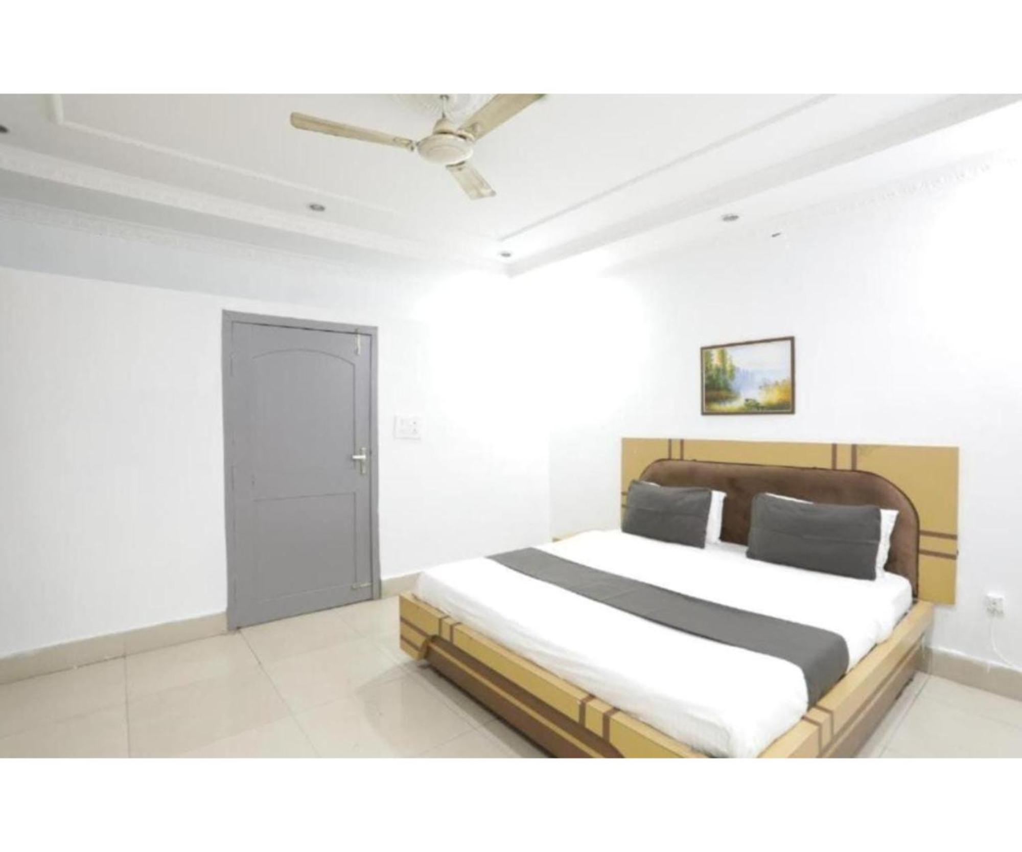 Day S Inn Luxury Stay Near Care Hospital In Budget Friendly Price Best Seller Bhubaneswar Exterior photo